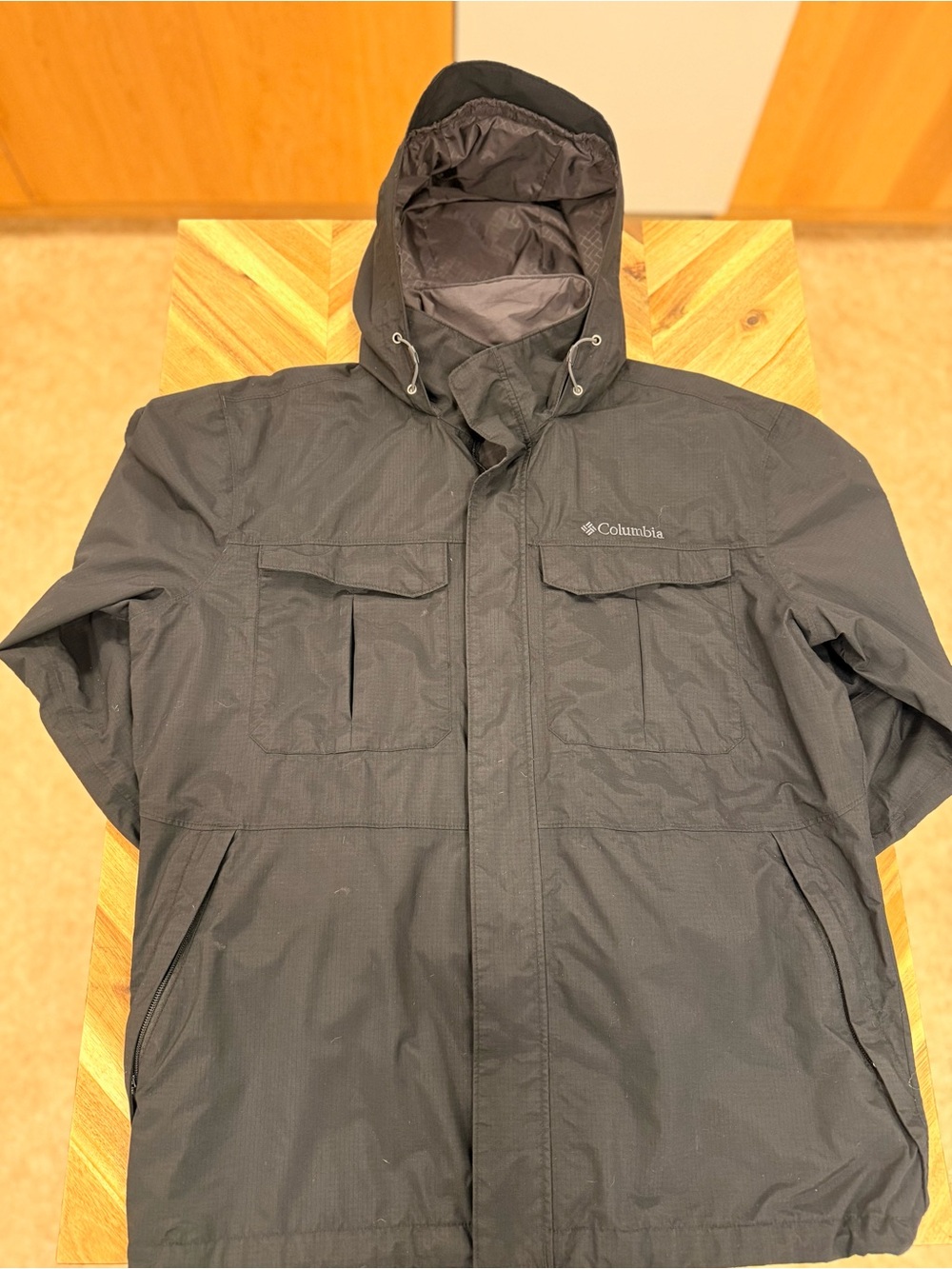 Columbia Men’s Hooded Outdoor Jacket - Black